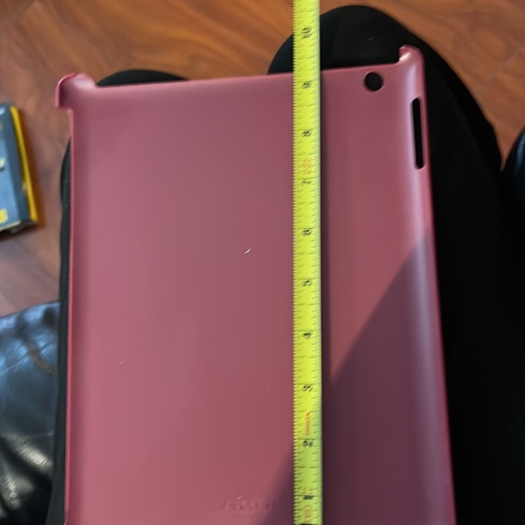 Coach Bordeaux/Tan hard plastic For iPad Case 2 or 3. - Picture 5 of 7